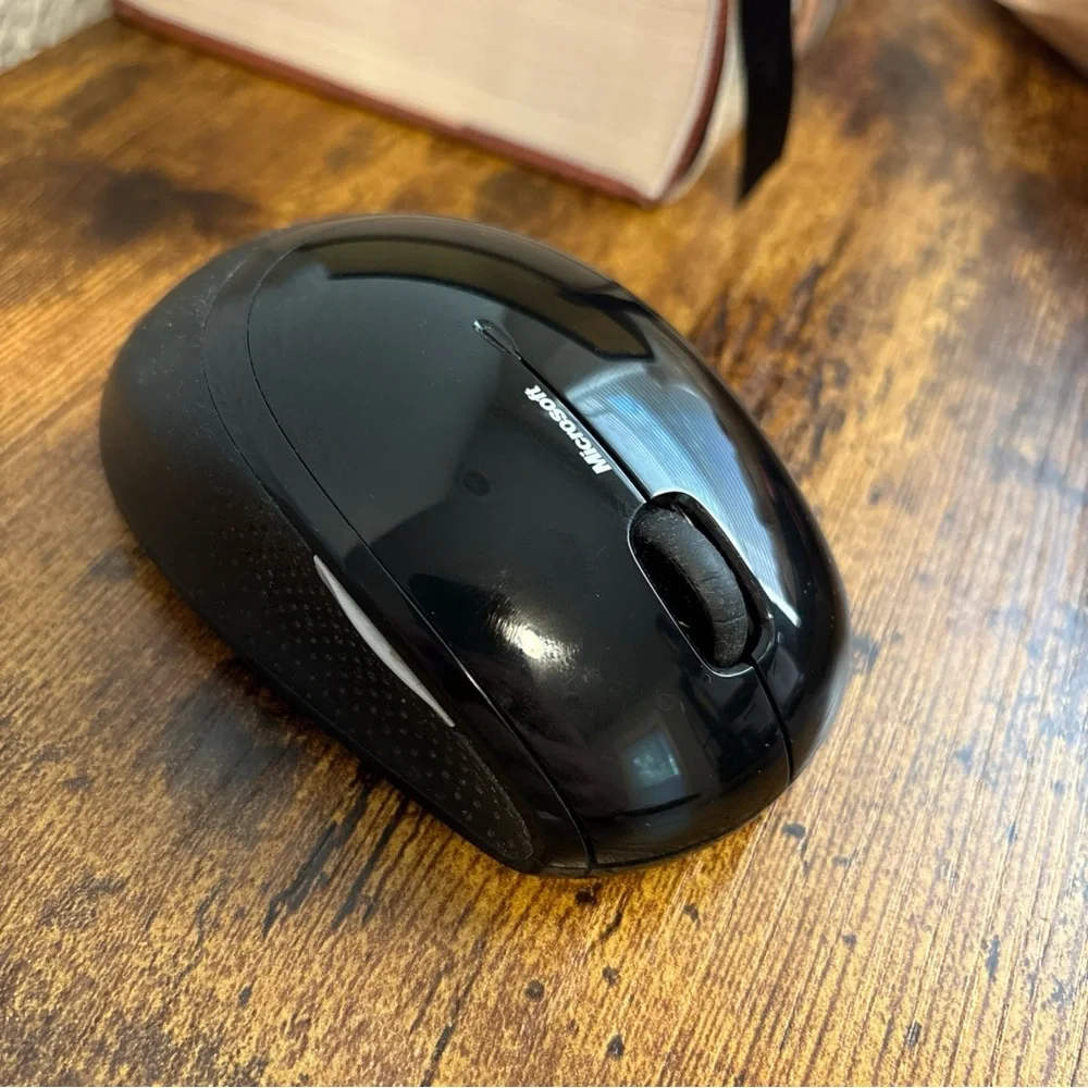 Microsoft Wireless Black Mouse No USB